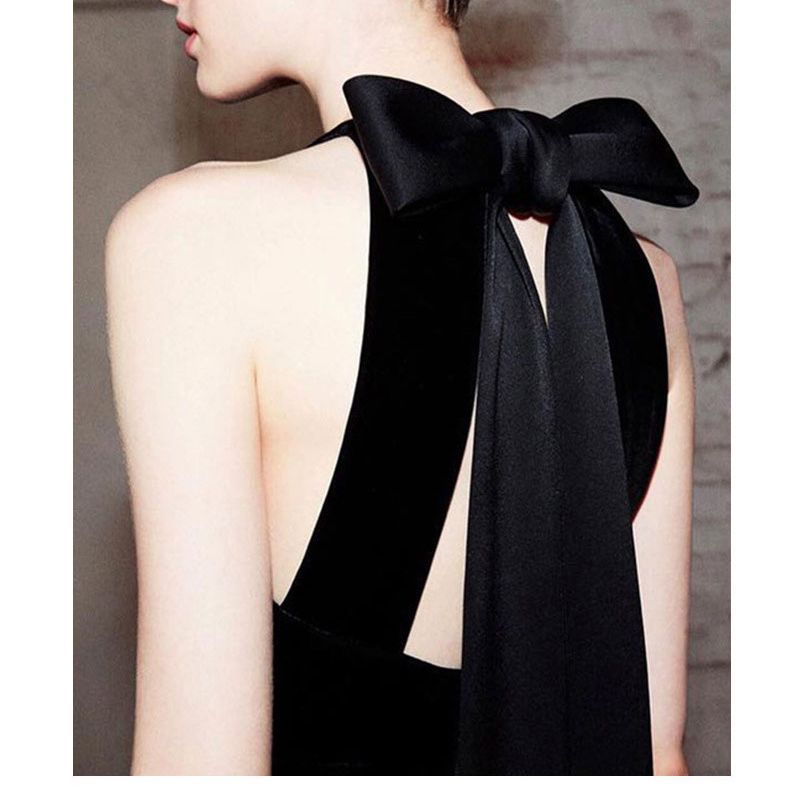 Formal evening dress for a banquet