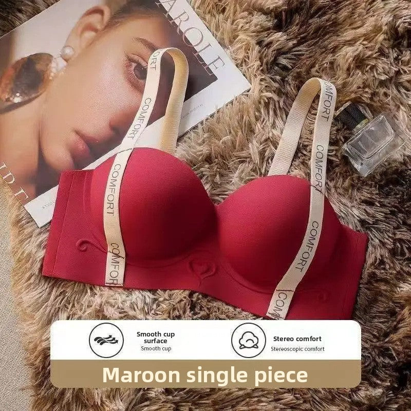 Lift the small chest and gather the seamless underwear