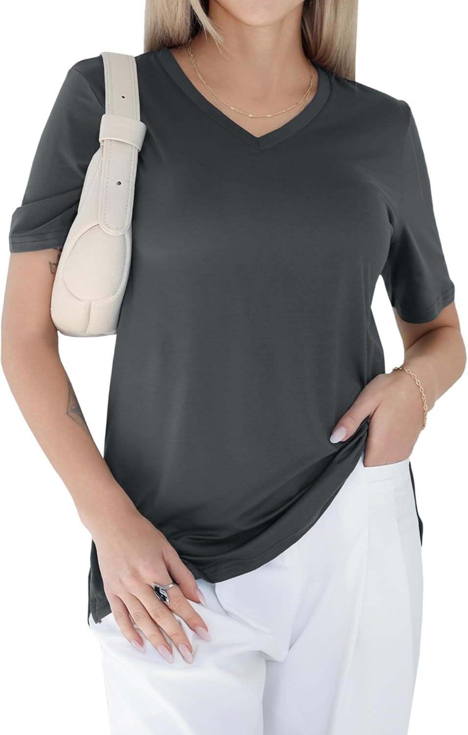 V-neck loose, straight-shoulder short-sleeved T-shirt