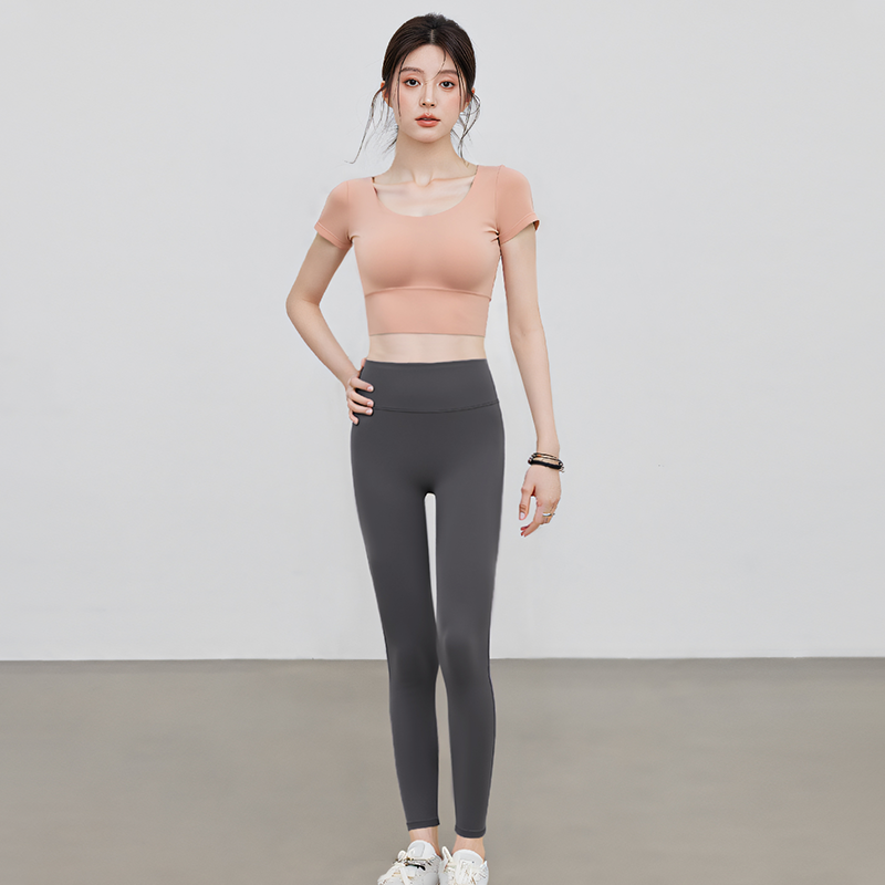 New women's yoga wear with chest pads