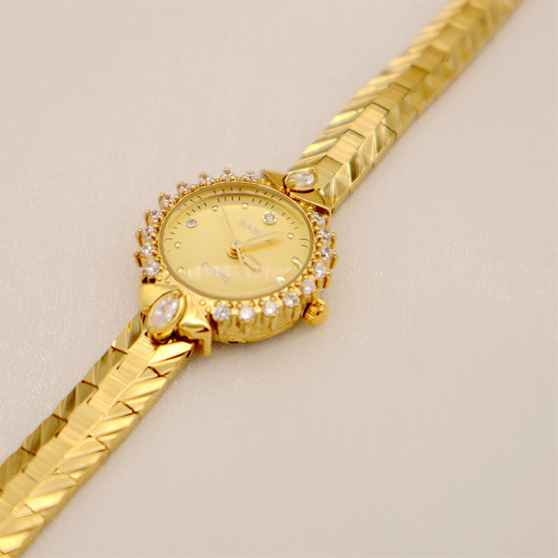 Diamond-encrusted relief bracelet, elegant quartz small gold watch