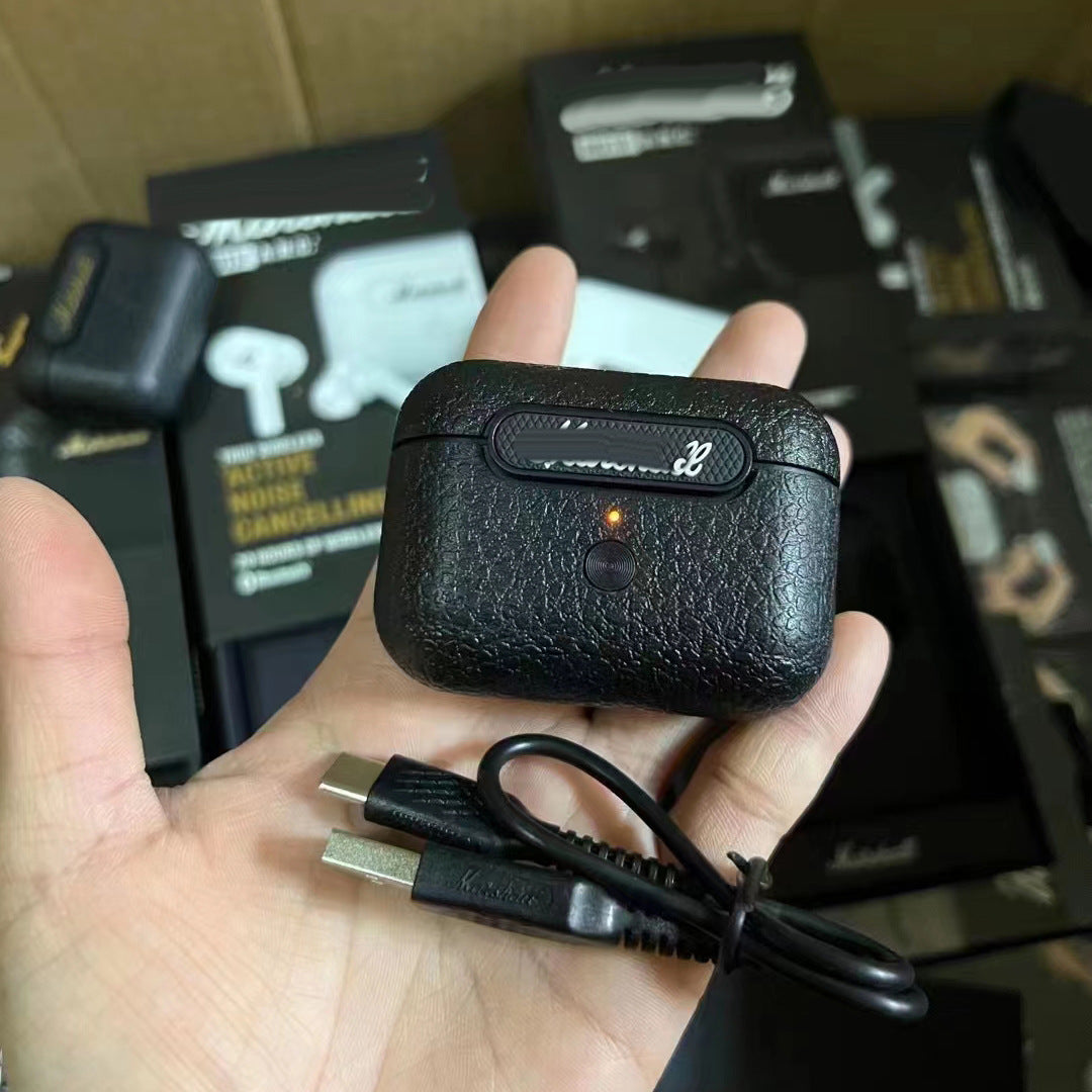 Wireless Bluetooth headphones