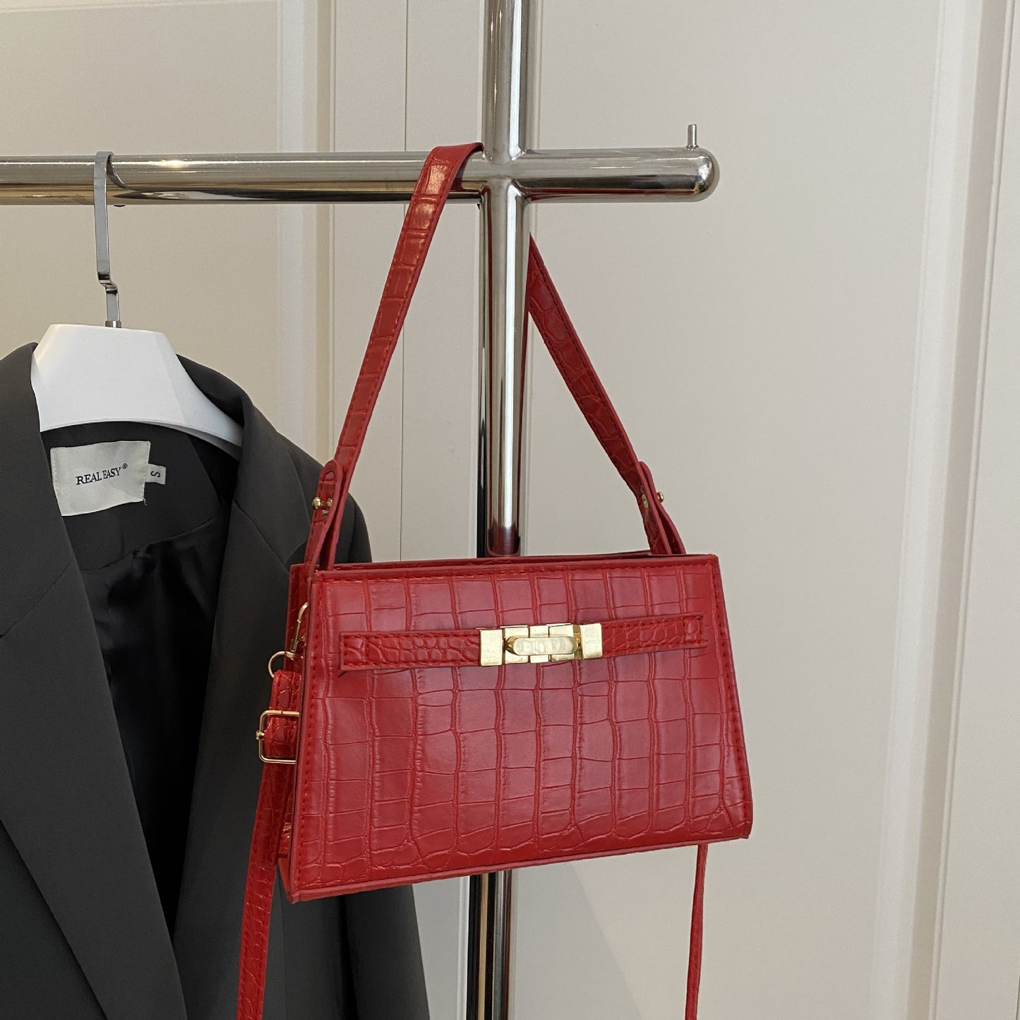 One-shoulder fashionable women's bag