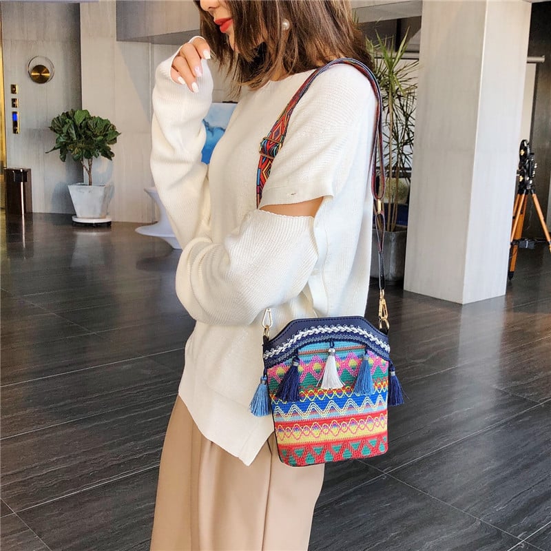Women's Bag Fashion Women's Bag Shoulder Bag Korean Ethnic Style Tassel Crossbody Small Bag Women's Bucket Bag